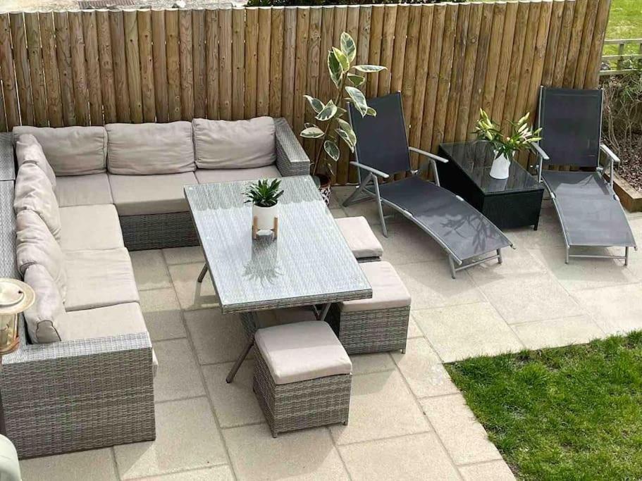 Modern 4 Bedroom House In Sunny Corner * Weymouth