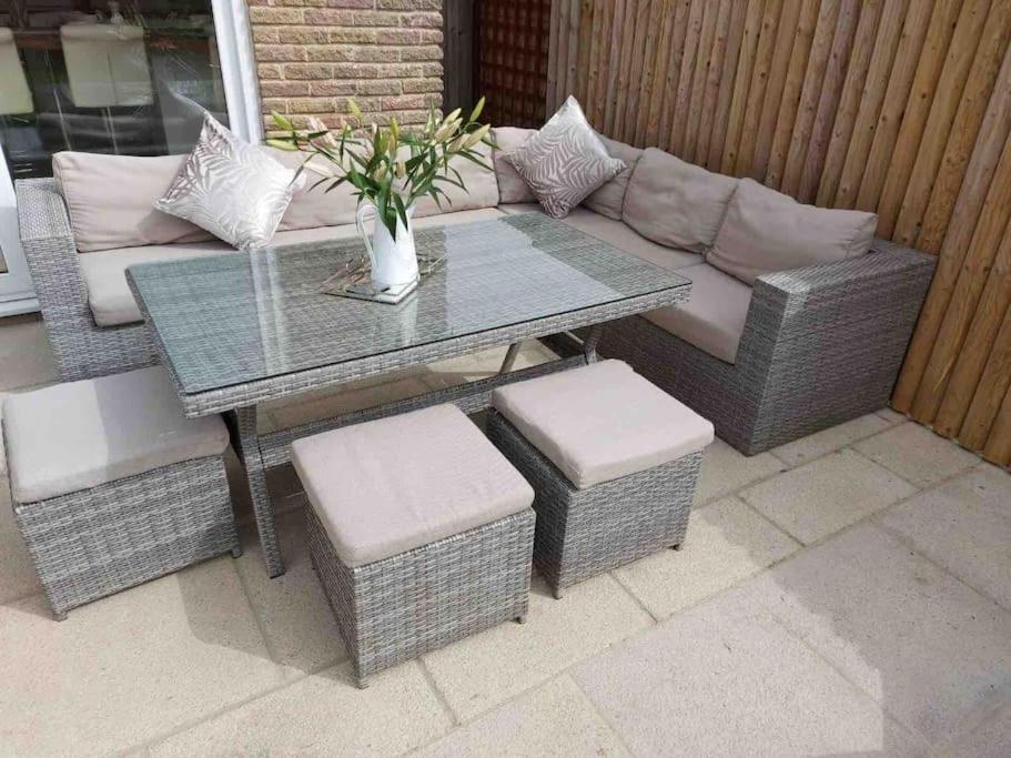 Modern 4 Bedroom House In Sunny Corner Weymouth
