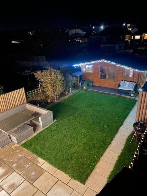 Holiday home Modern 4 Bedroom House In Sunny Corner