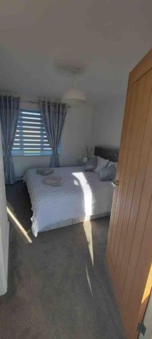 Modern 4 Bedroom House In Sunny Corner *